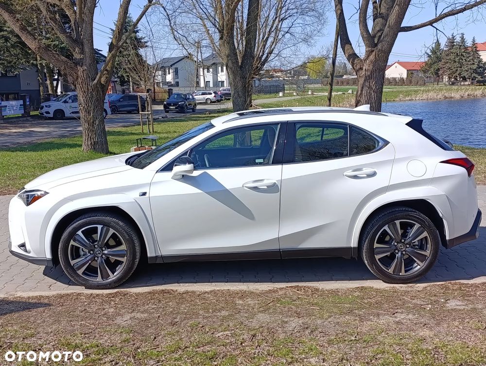 Lexus UX 300h Executive Line - 5