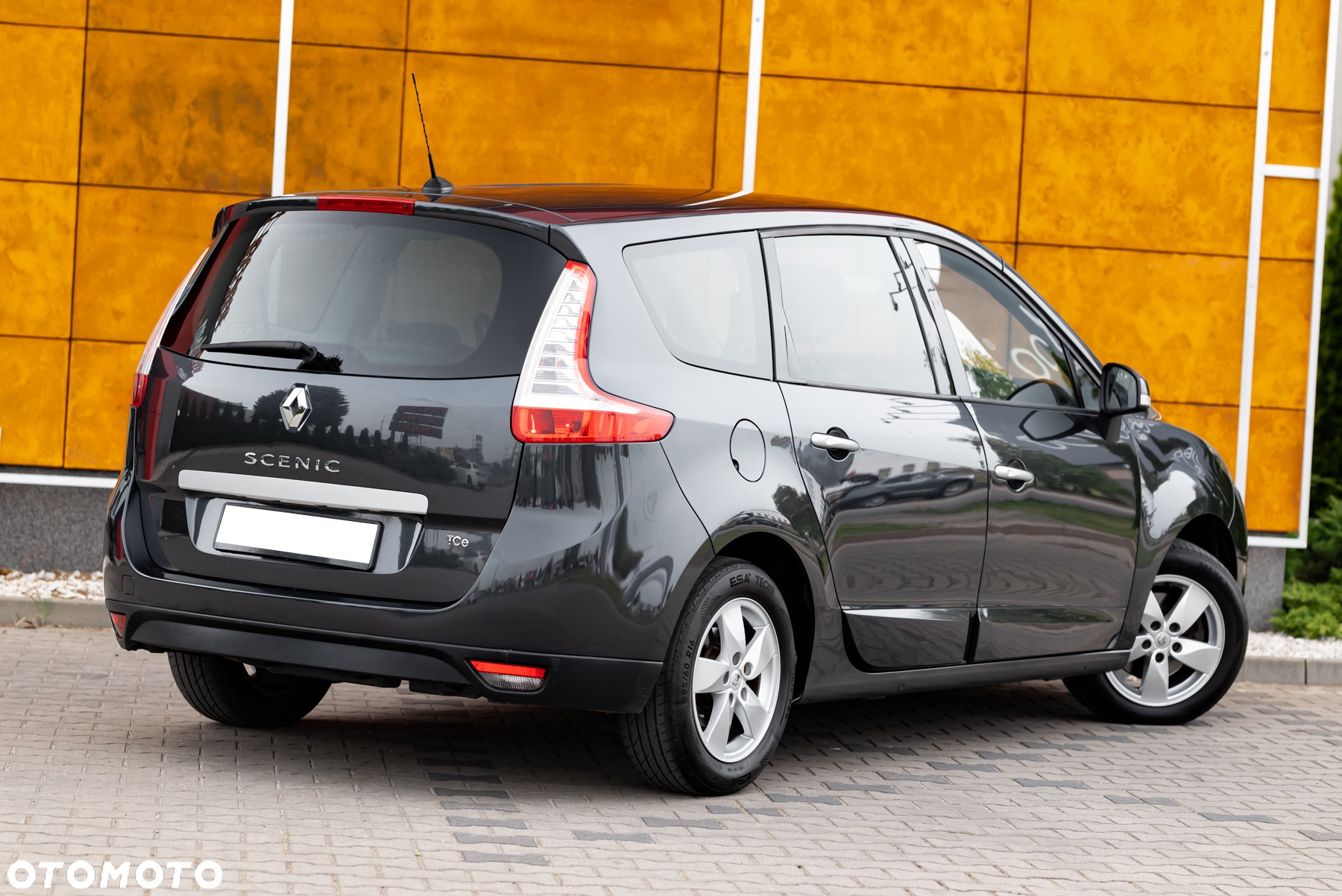 Renault Scenic 1.4 16V TCE Bose Edition - 10