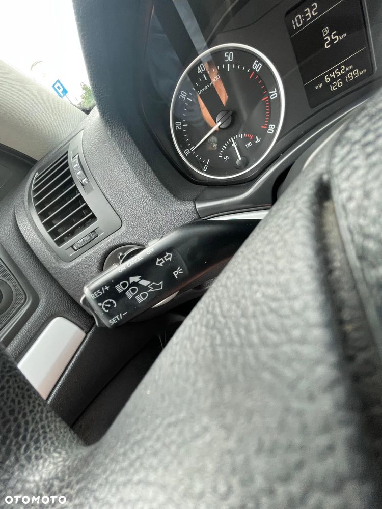 Skoda Octavia 1.6 Team Edition - 16