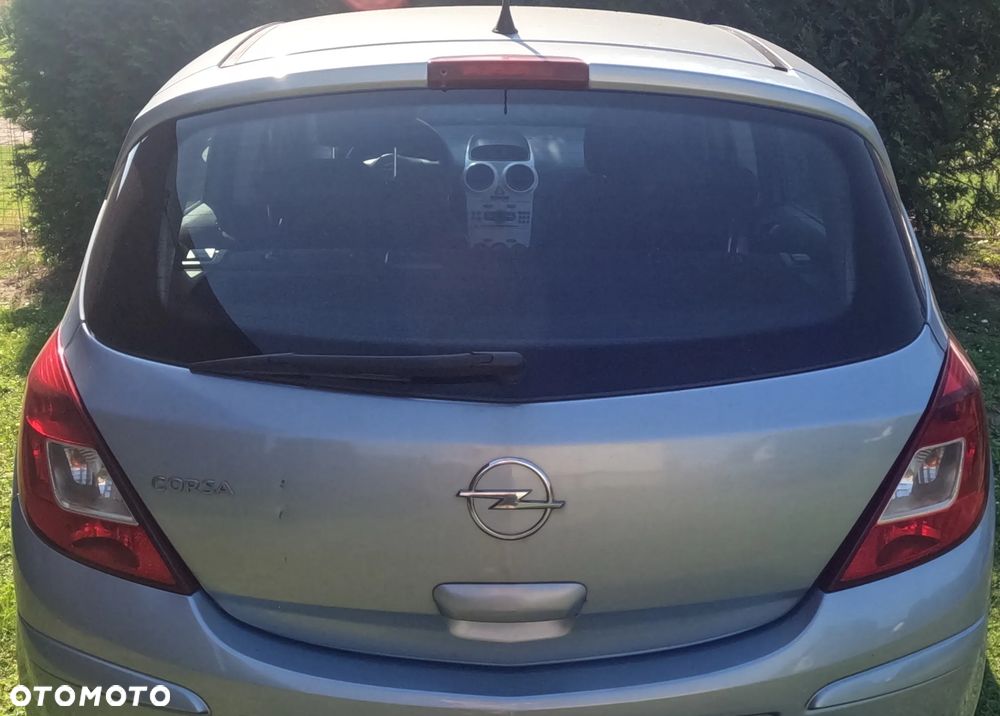 Opel Corsa 1.2 16V Essentia - 11