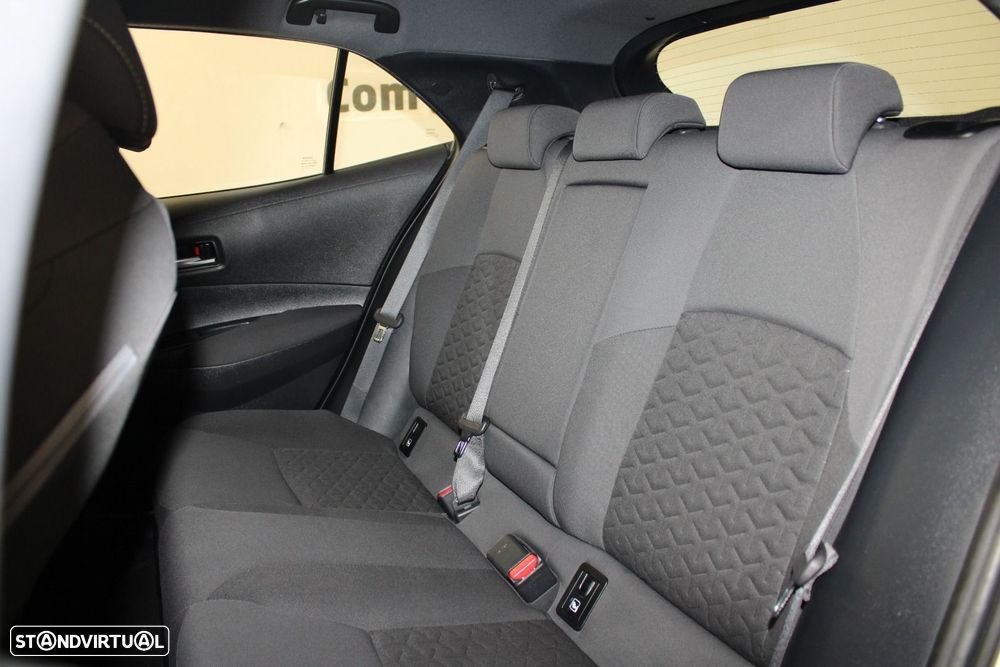 Toyota Corolla 1.8 Hybrid Comfort - 28