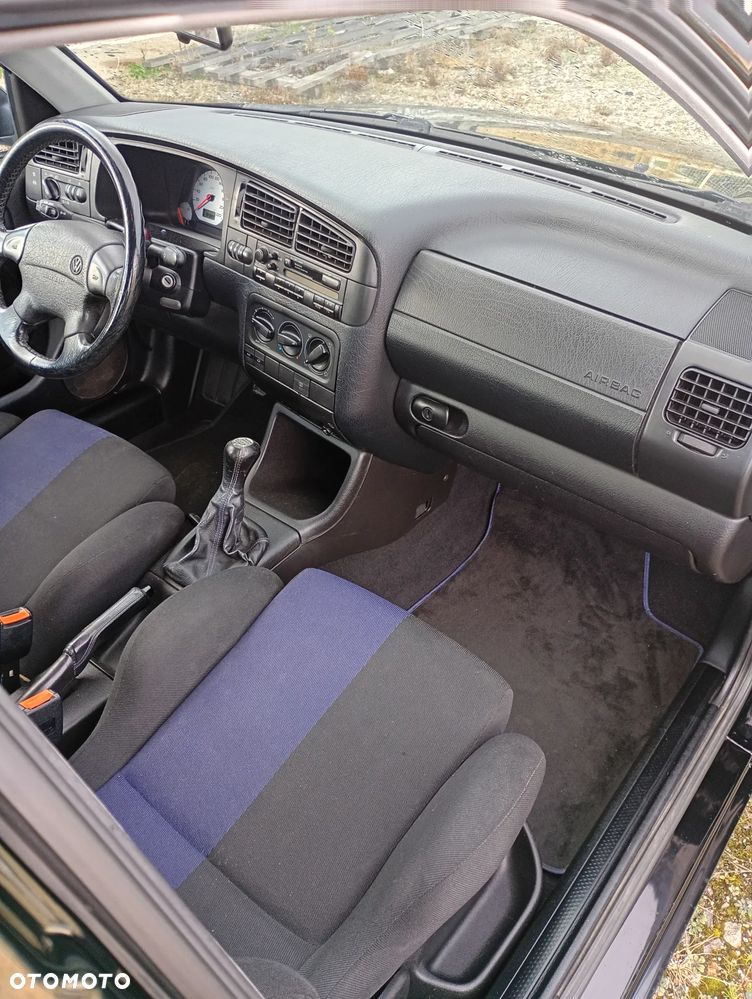 Volkswagen Golf - 8