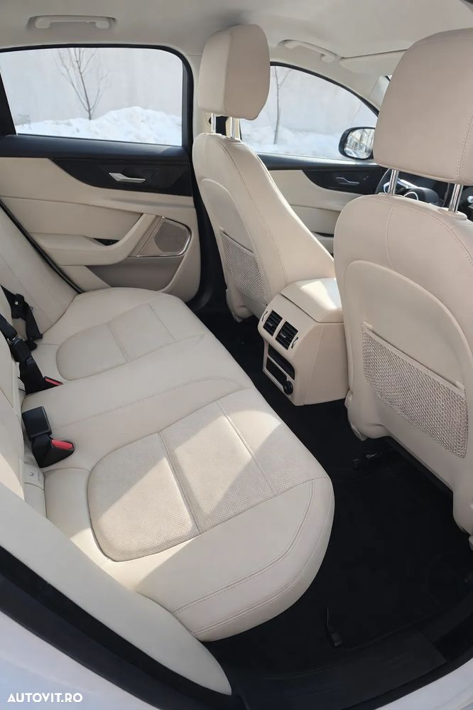 Jaguar XE P250 RWD Standard S - 15