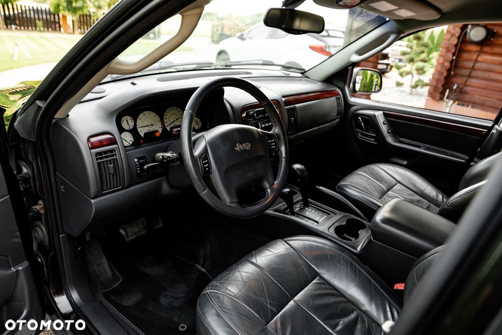 Jeep Grand Cherokee - 15