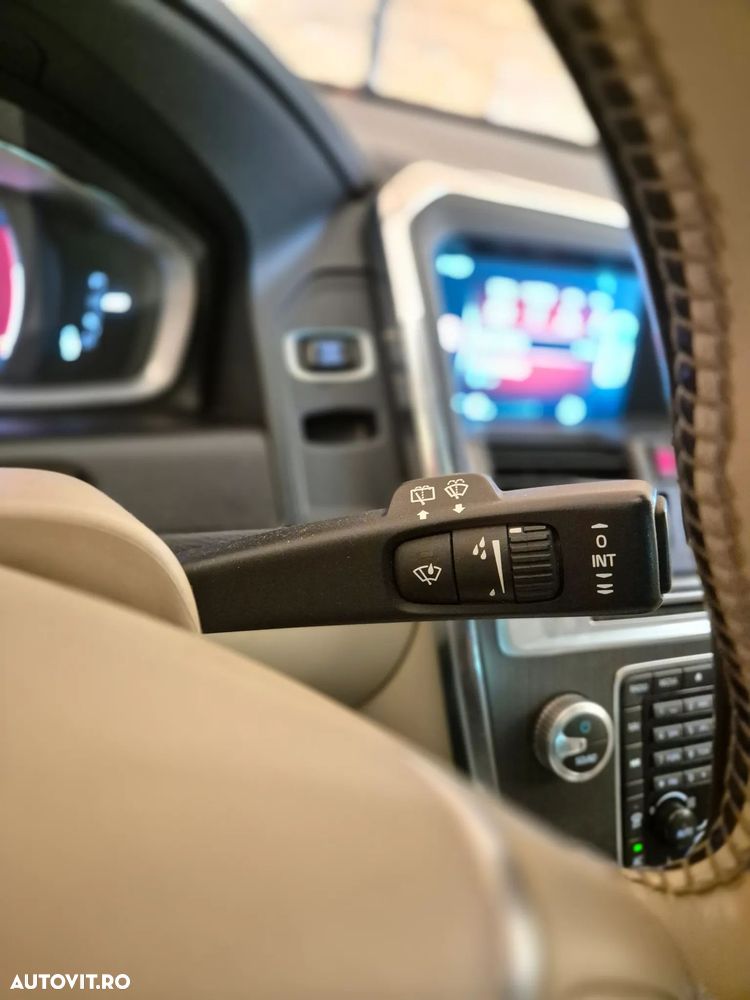 Volvo XC 60 - 32