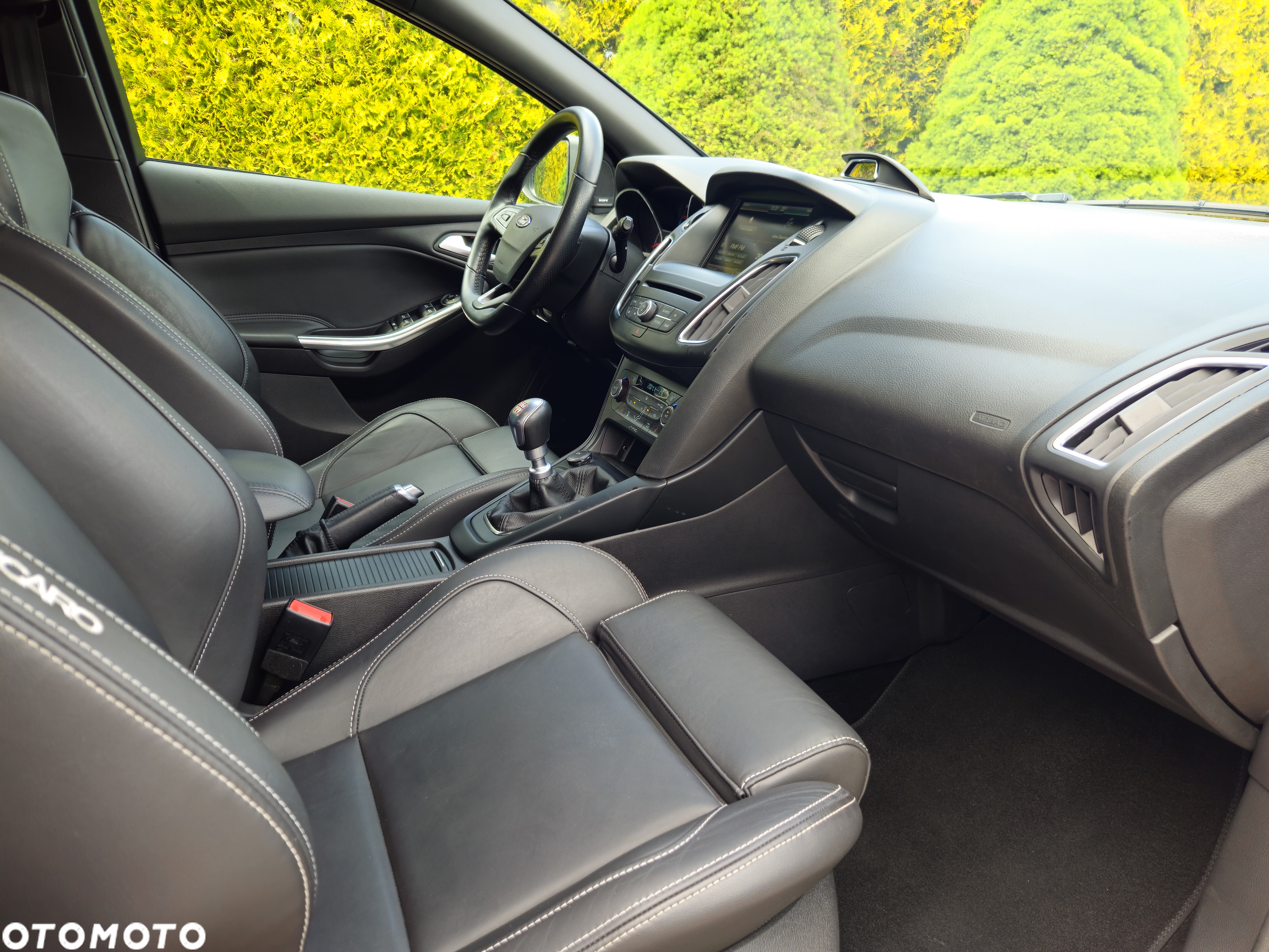 Ford Focus 2.0 EcoBoost ST - 17
