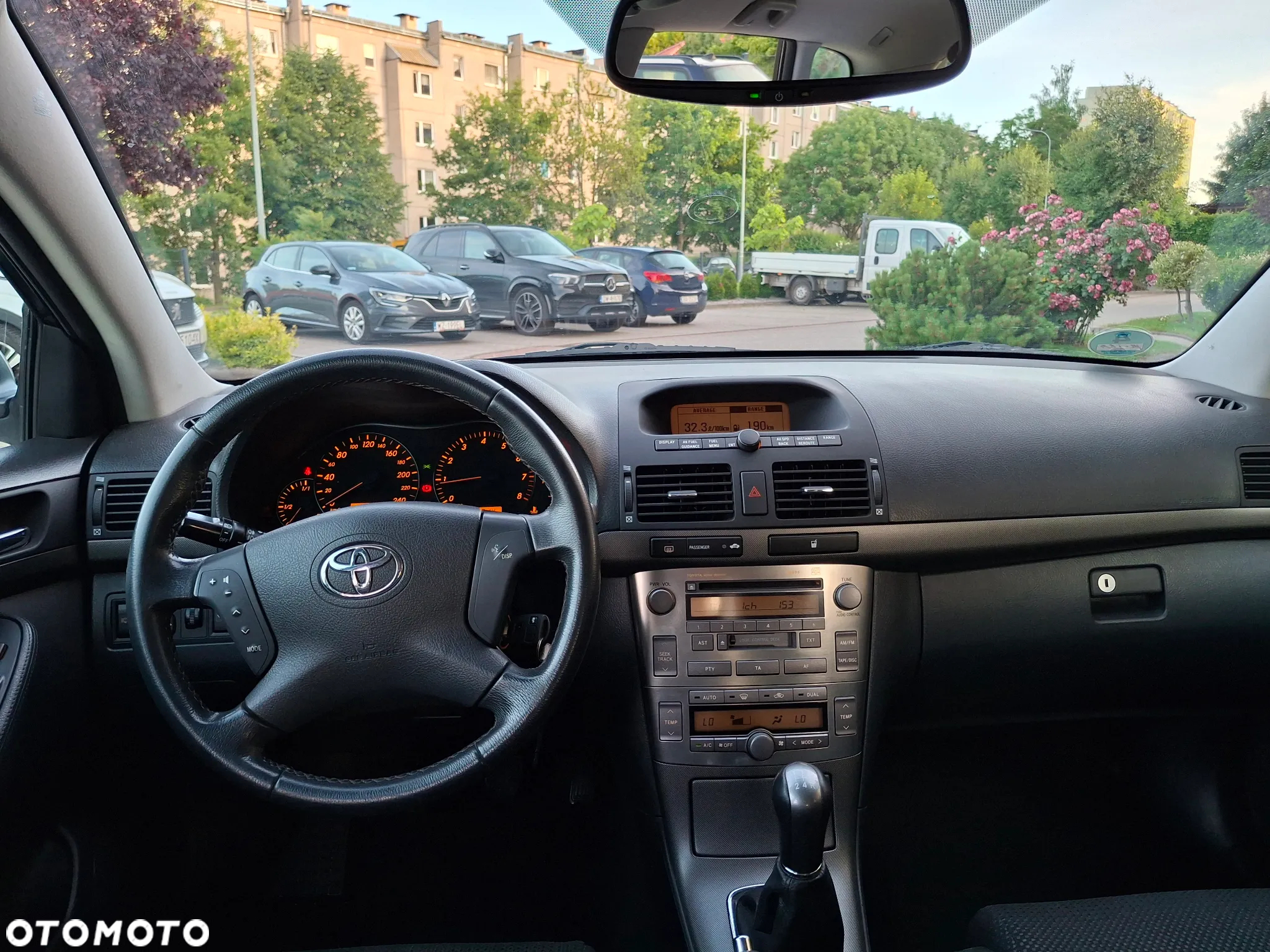 Toyota Avensis 1.8 VVT-i Combi Executive - 23