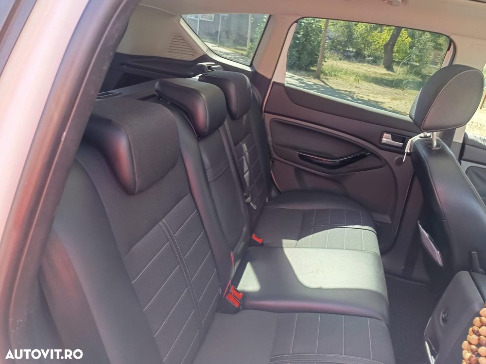 Ford Kuga 2.0 TDCi 4x4 Titanium - 6