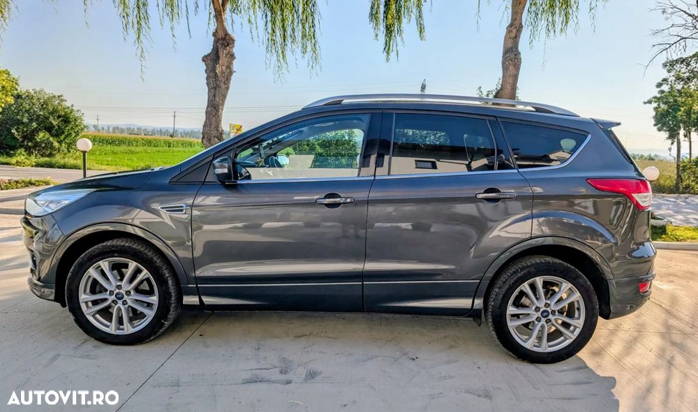 Ford Kuga 2.0 TDCi Powershift 4WD Titanium - 2