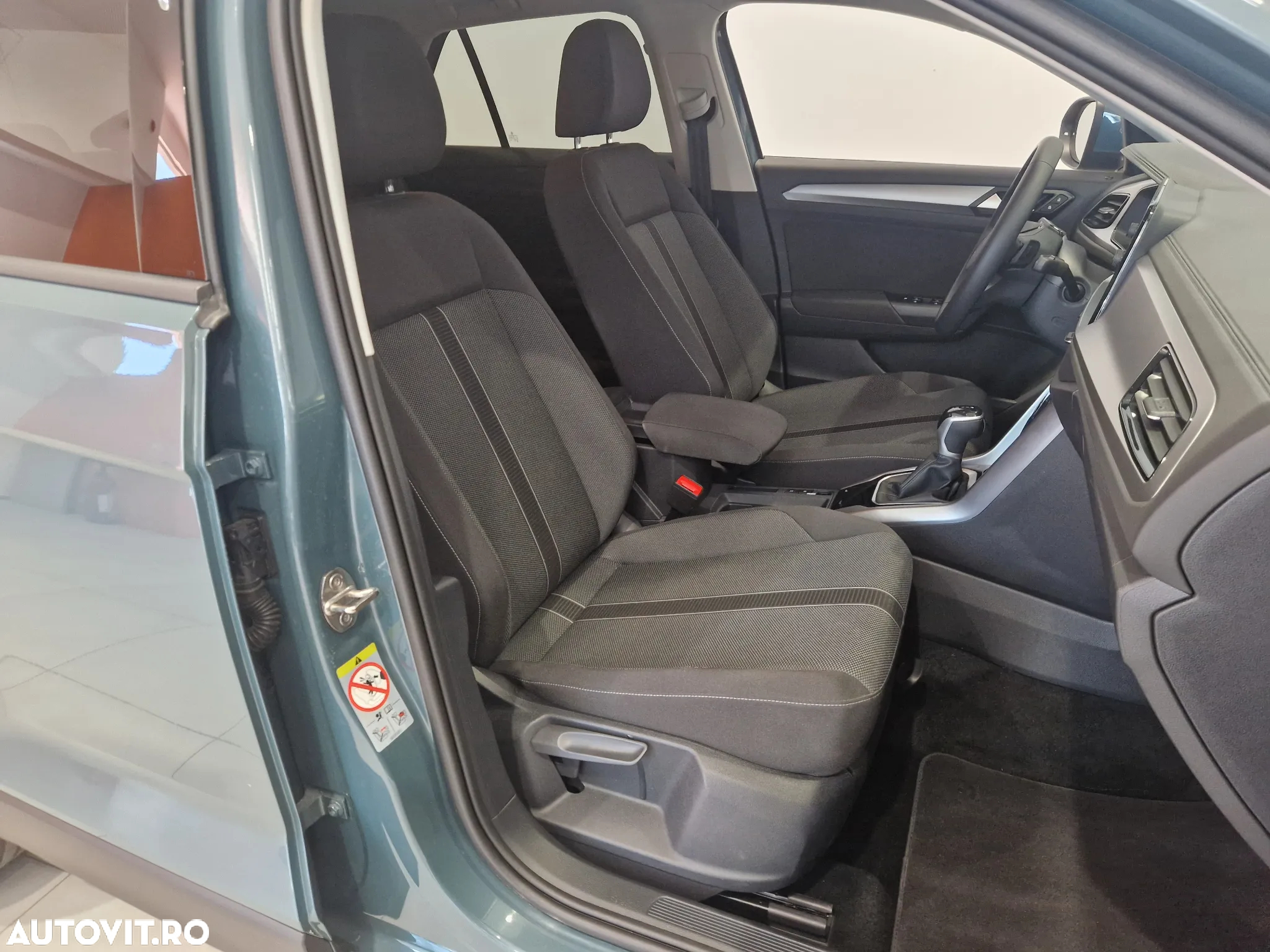 Volkswagen T-ROC 1.5 TSI DSG Advanced - 13