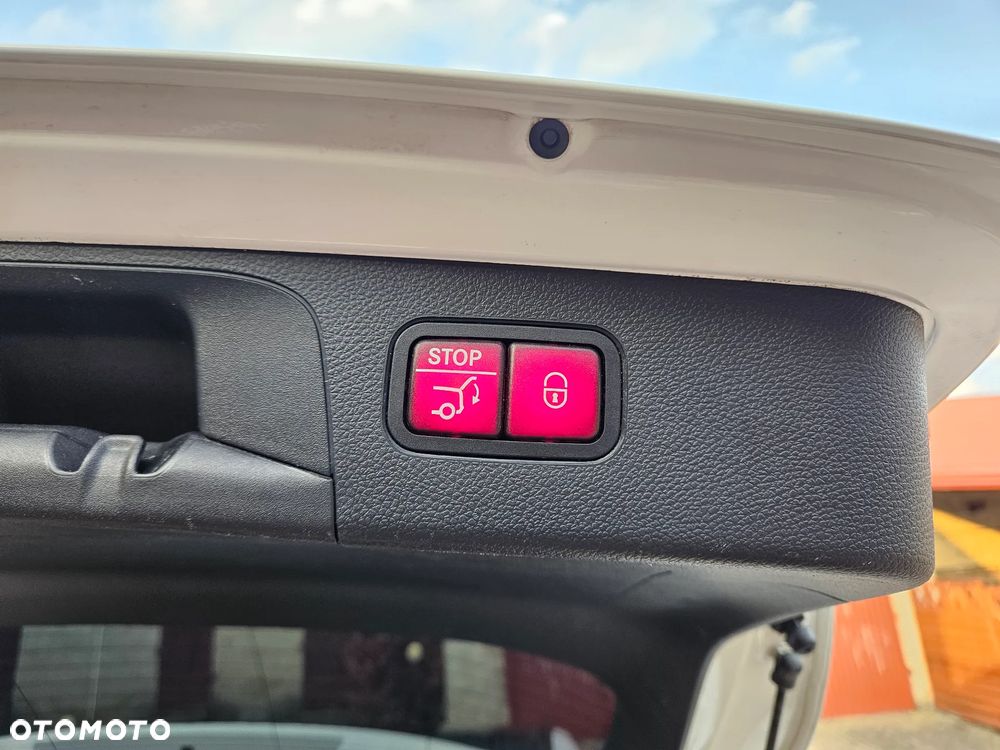 Mercedes-Benz GLC - 23