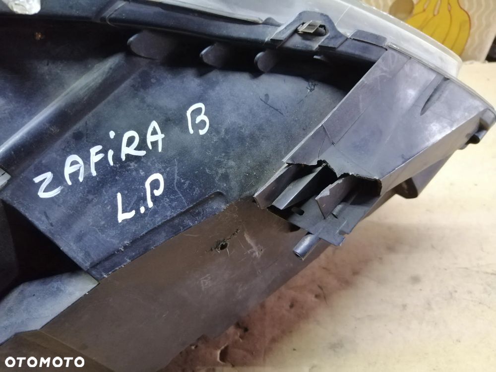 Opel Zafira B komplet lamp przednich Xenon 13252471RH 13252470LH EU - 6
