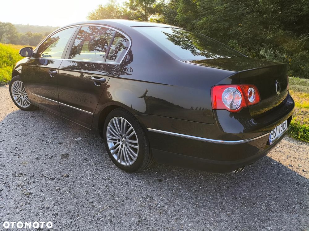 Volkswagen Passat 2.0 FSI Highline - 25