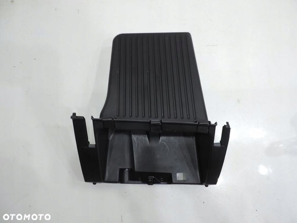 WKŁAD SCHOWKA FORD FOCUS MK2 - 2