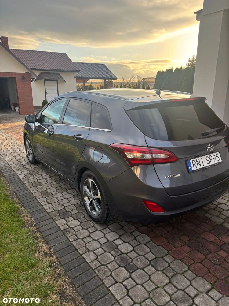 Hyundai i30 blue Kombi 1.6 GDi Passion - 3