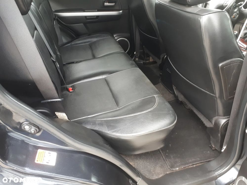Suzuki Grand Vitara 2.0 Club Family - 24