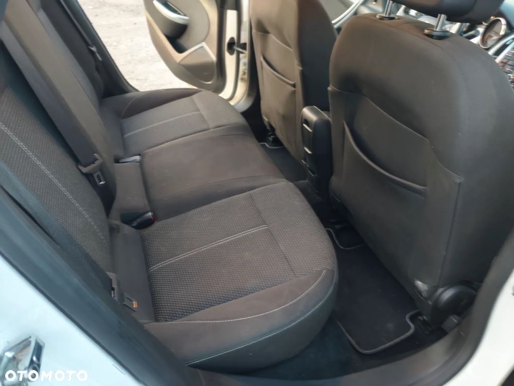 Opel Astra IV 2.0 CDTI Sport - 11