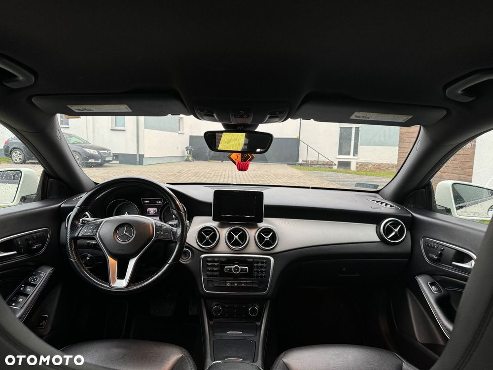 Mercedes-Benz CLA 250 7G-DCT - 8