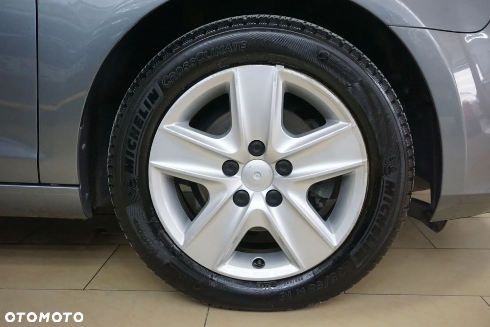 Volkswagen Golf 1.6 TDI DPF DSG Comfortline - 13