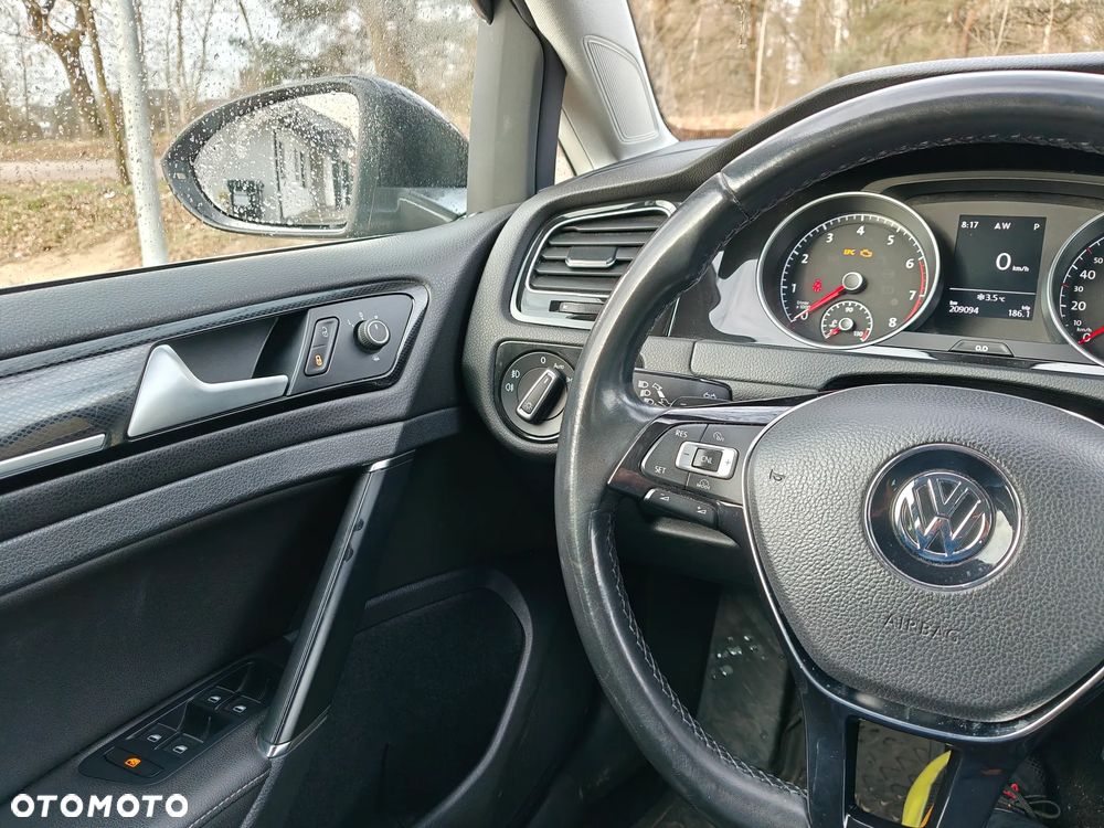 Volkswagen Golf - 9