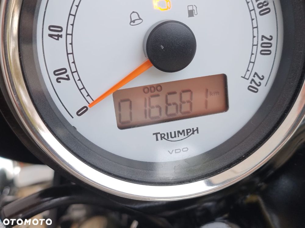 Triumph Thruxton - 16