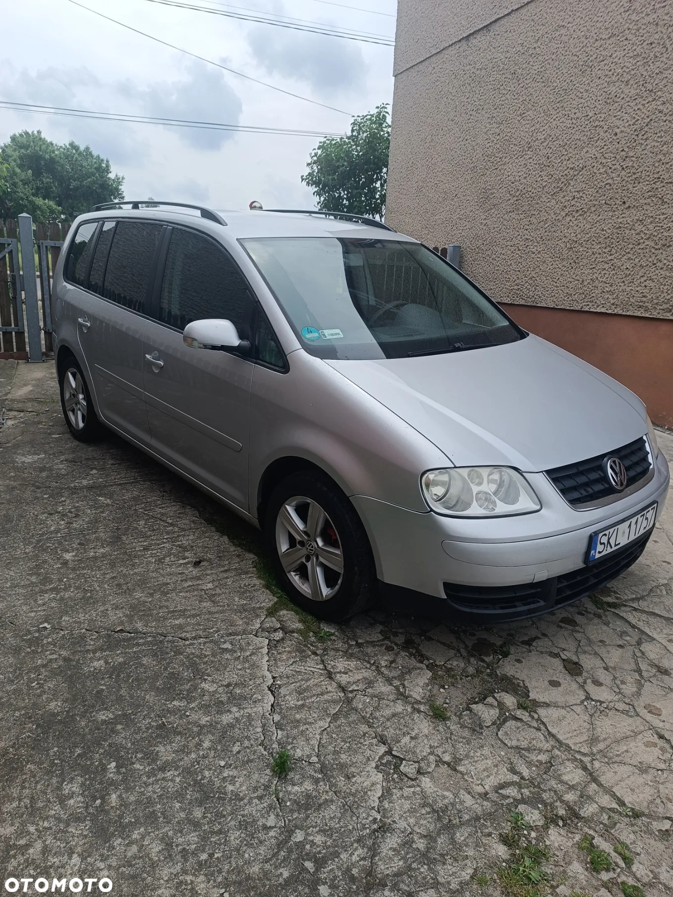 Volkswagen Touran 1.6 FSI Basis - 2