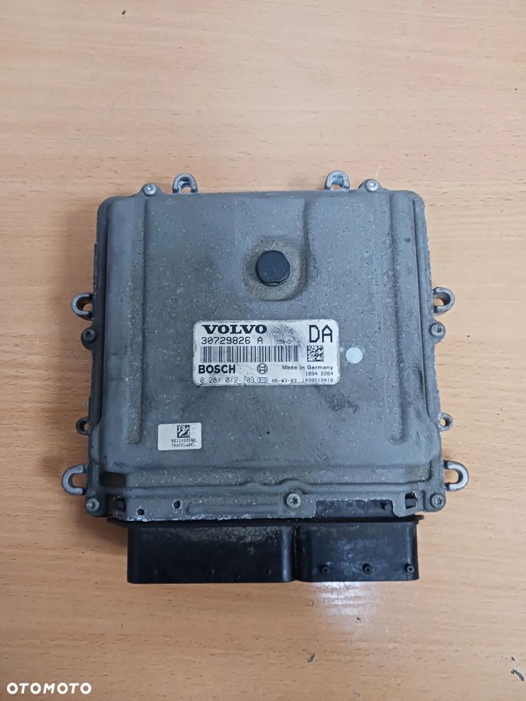 Komputer silnika sterownik Volvo 30729826A 0281012103 2.4 d5