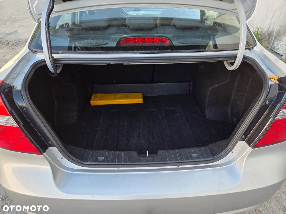 Chevrolet Aveo - 11