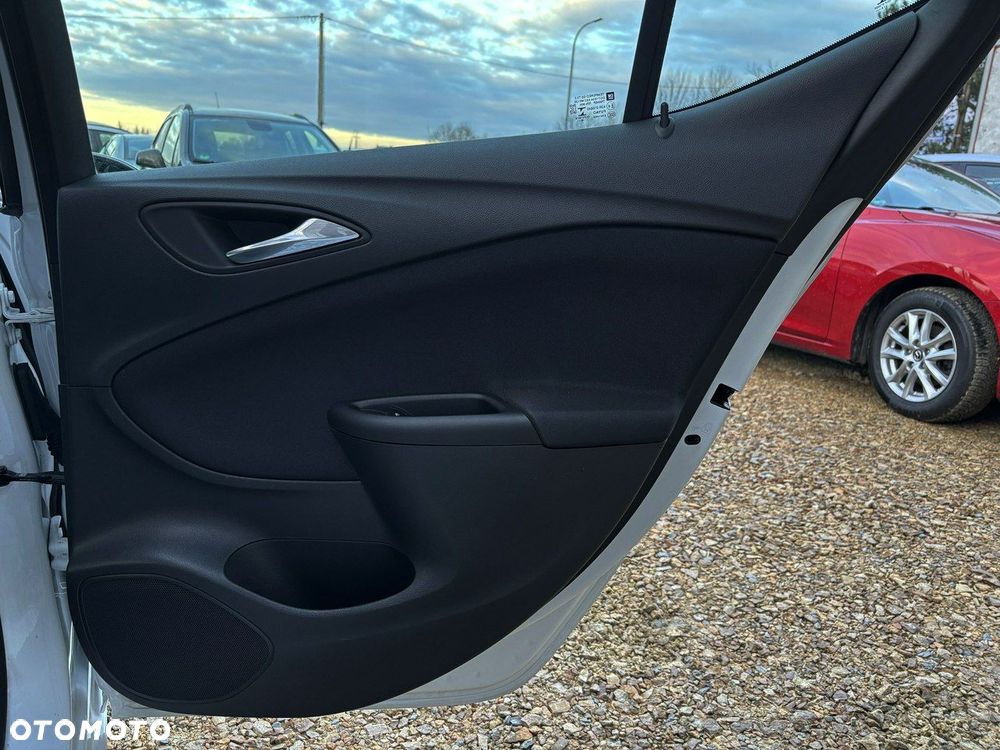 Opel Astra 1.4 T Dynamic - 23