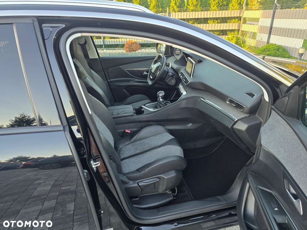 Peugeot 3008 PureTech 130 Stop & Start GPF Allure - 10