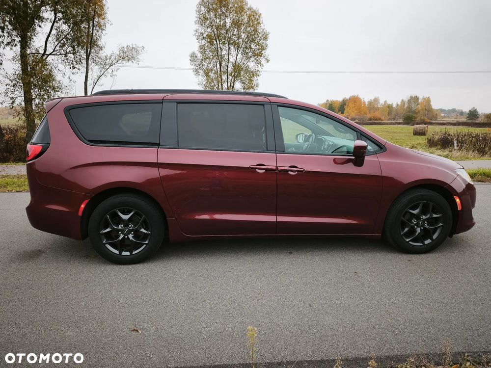 Chrysler Pacifica - 14