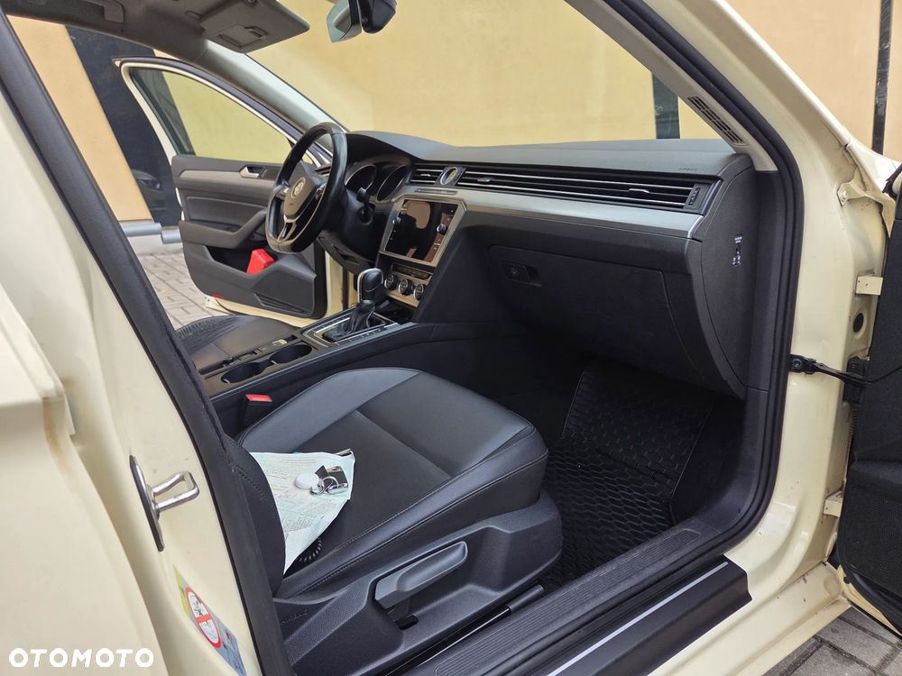 Volkswagen Passat - 21