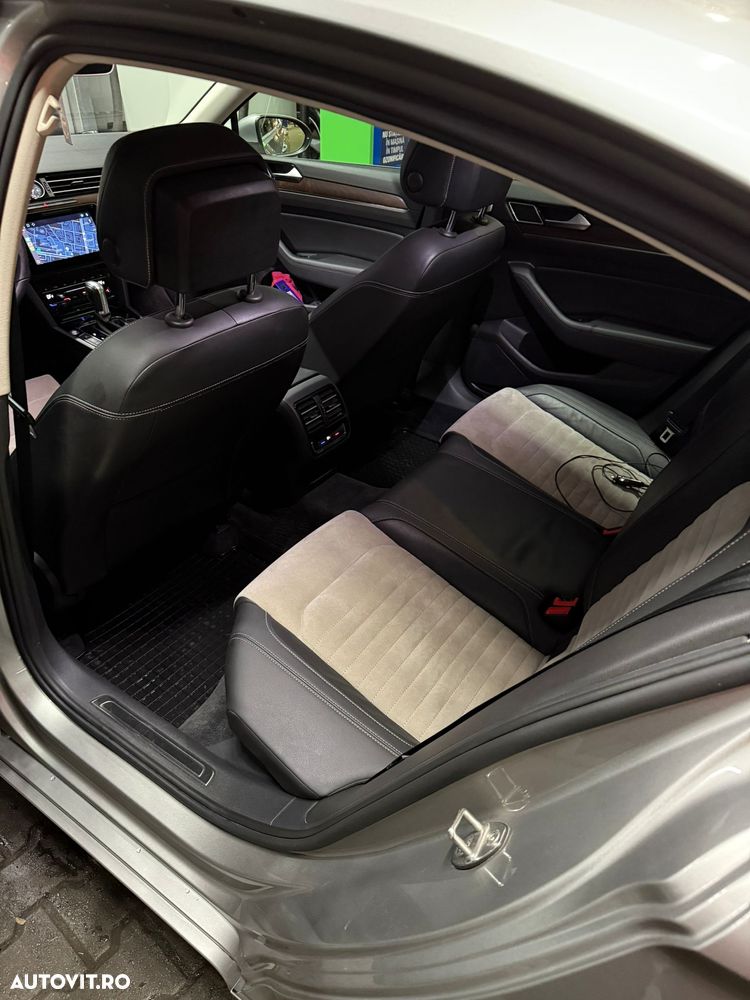 Volkswagen Passat Variant 2.0 TDI DSG 4Motion Highline - 18
