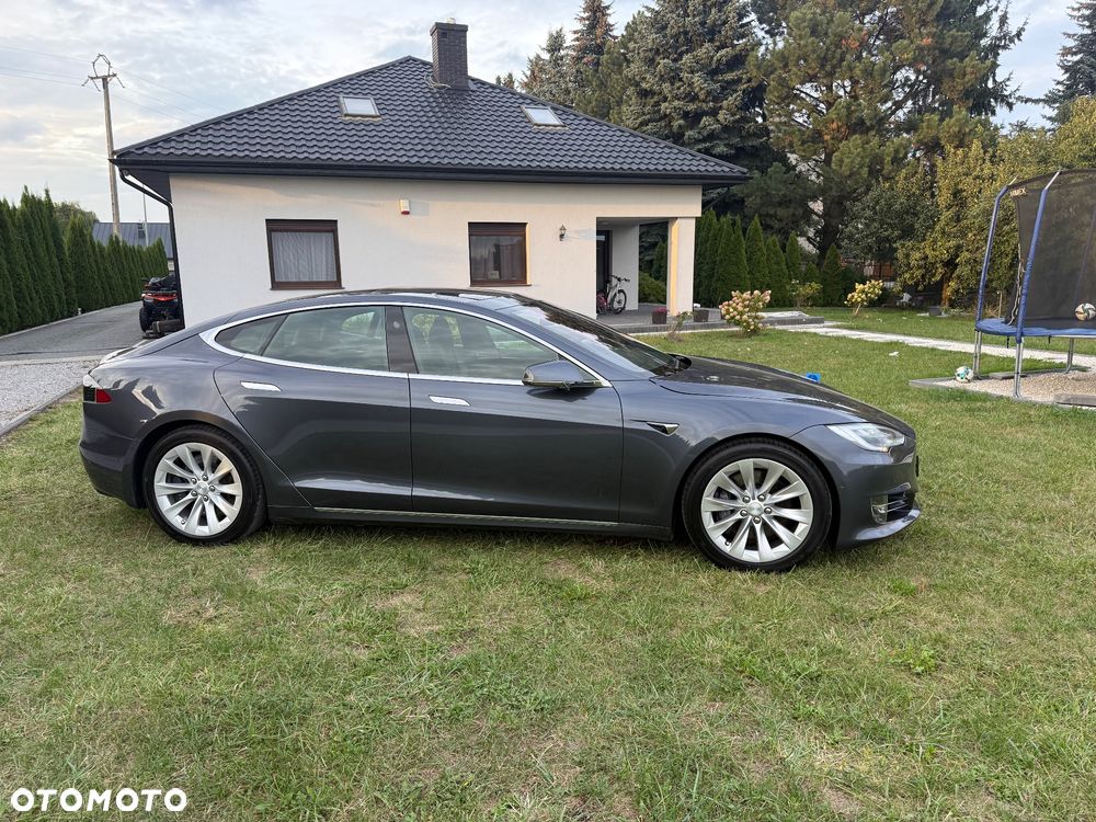 Tesla Model S - 27