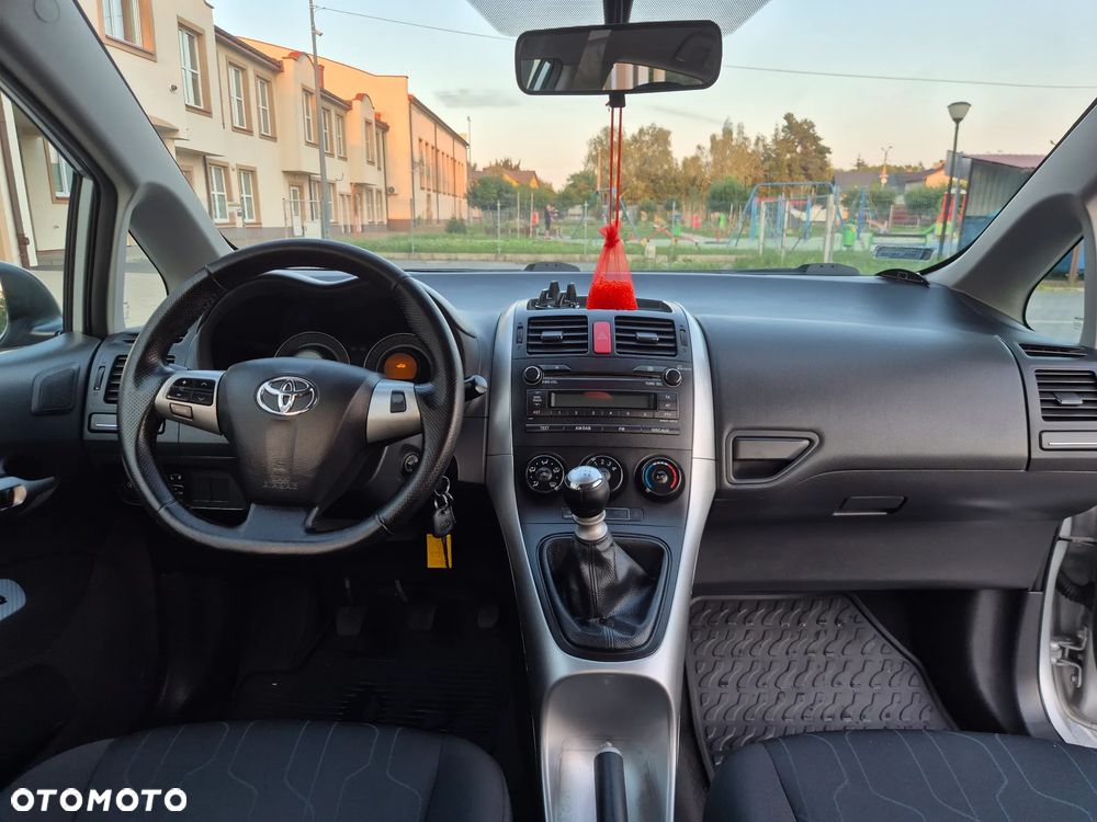 Toyota Auris 1.6 Luna - 10