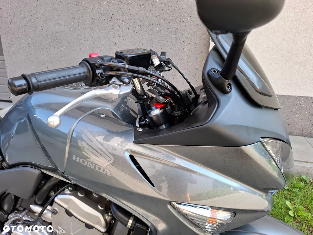 Honda CBF - 32