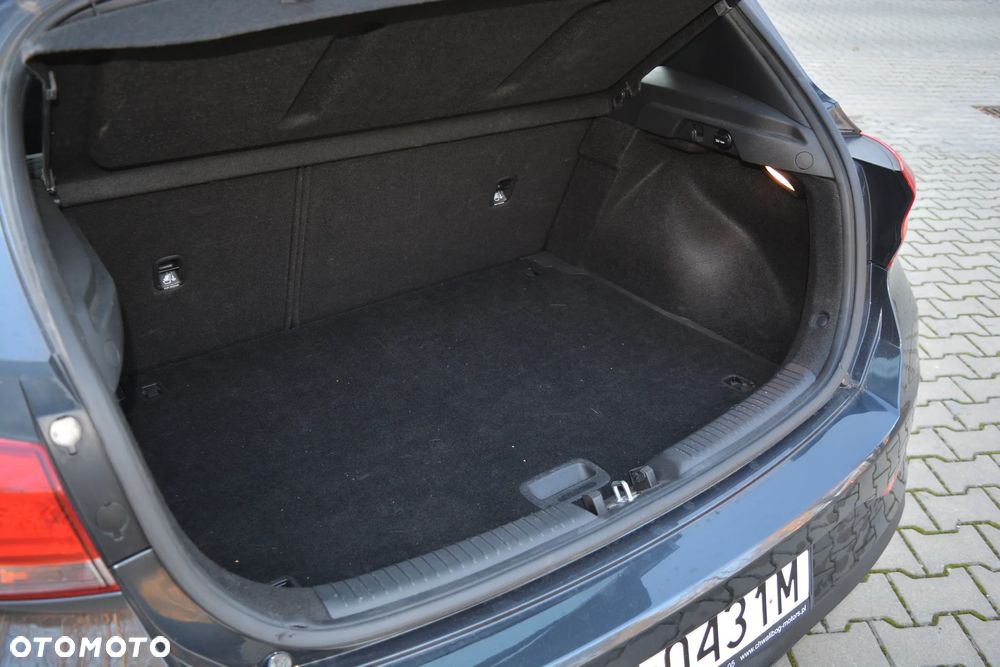 Hyundai i30 1.5 DPI Classic + - 18