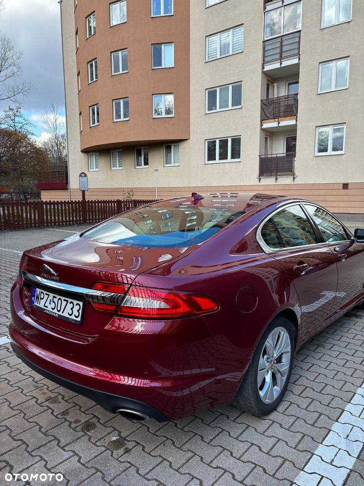 Jaguar XF 2.0 T Luxury - 4