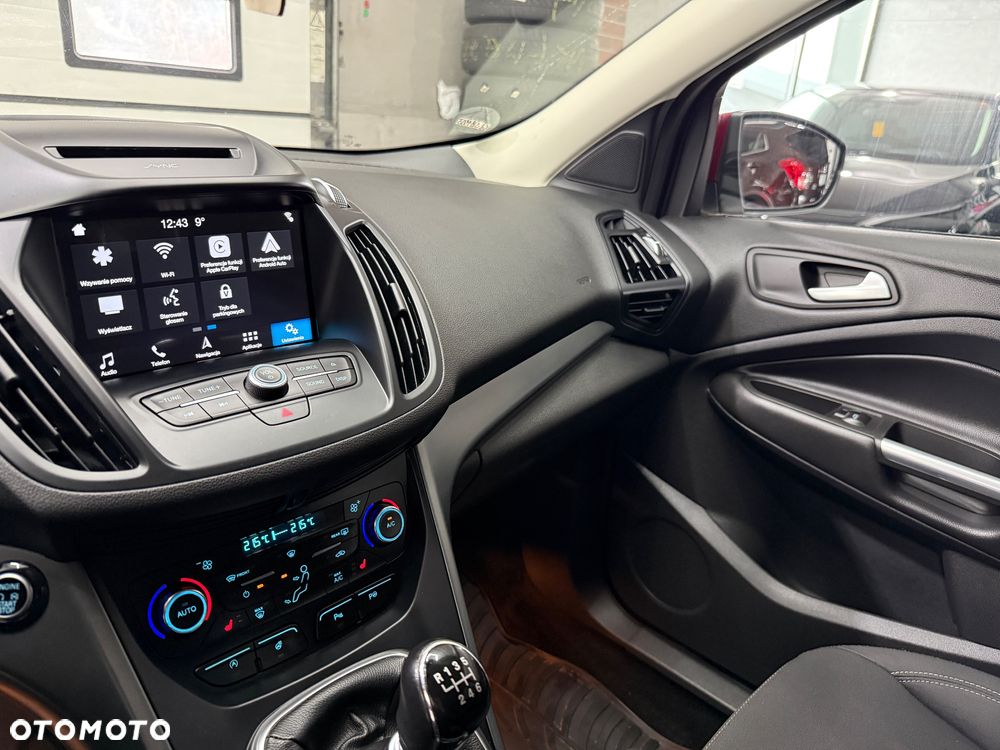 Ford Kuga 1.5 EcoBoost 2x4 Titanium - 25