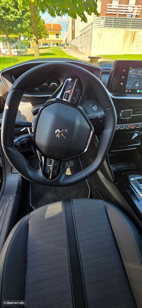 Peugeot e-2008 Allure - 12