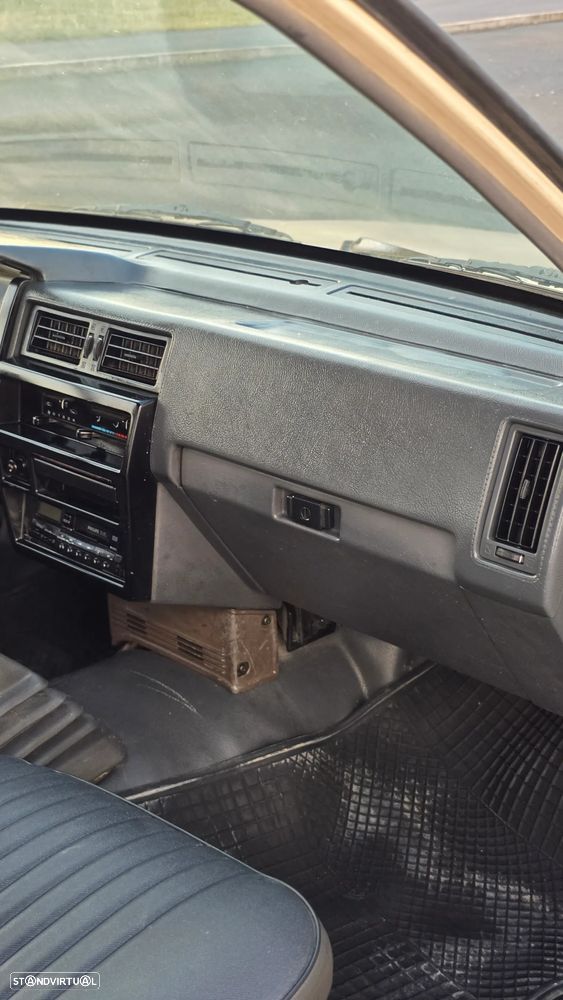 Nissan Pick Up - 15