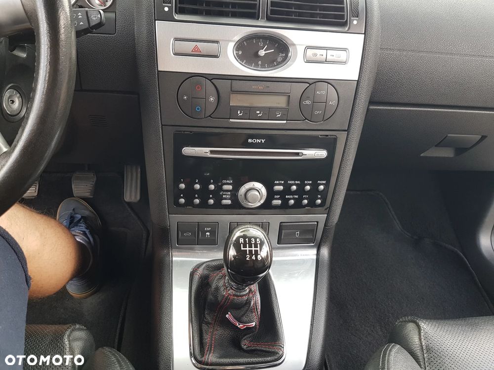 Ford Mondeo 3.0 V6 ST 220 - 24