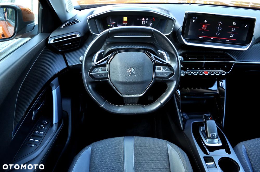 Peugeot 2008 1.2 Pure Tech GPF Allure S&S EAT6 - 28