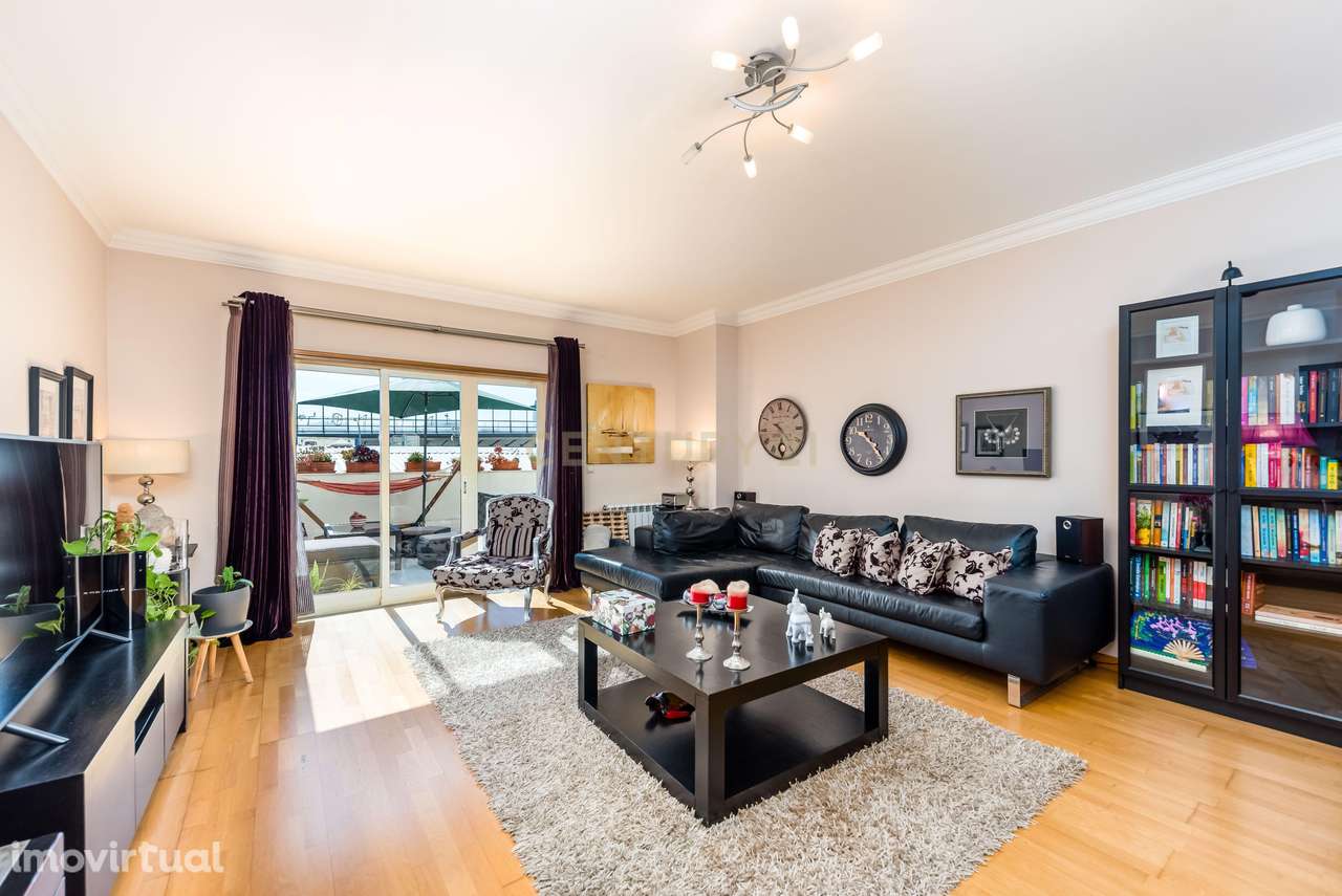 T3 com terraço no Lumiar | Espaço, luz e exterior raro na cidade - Grande imagem: 2/28