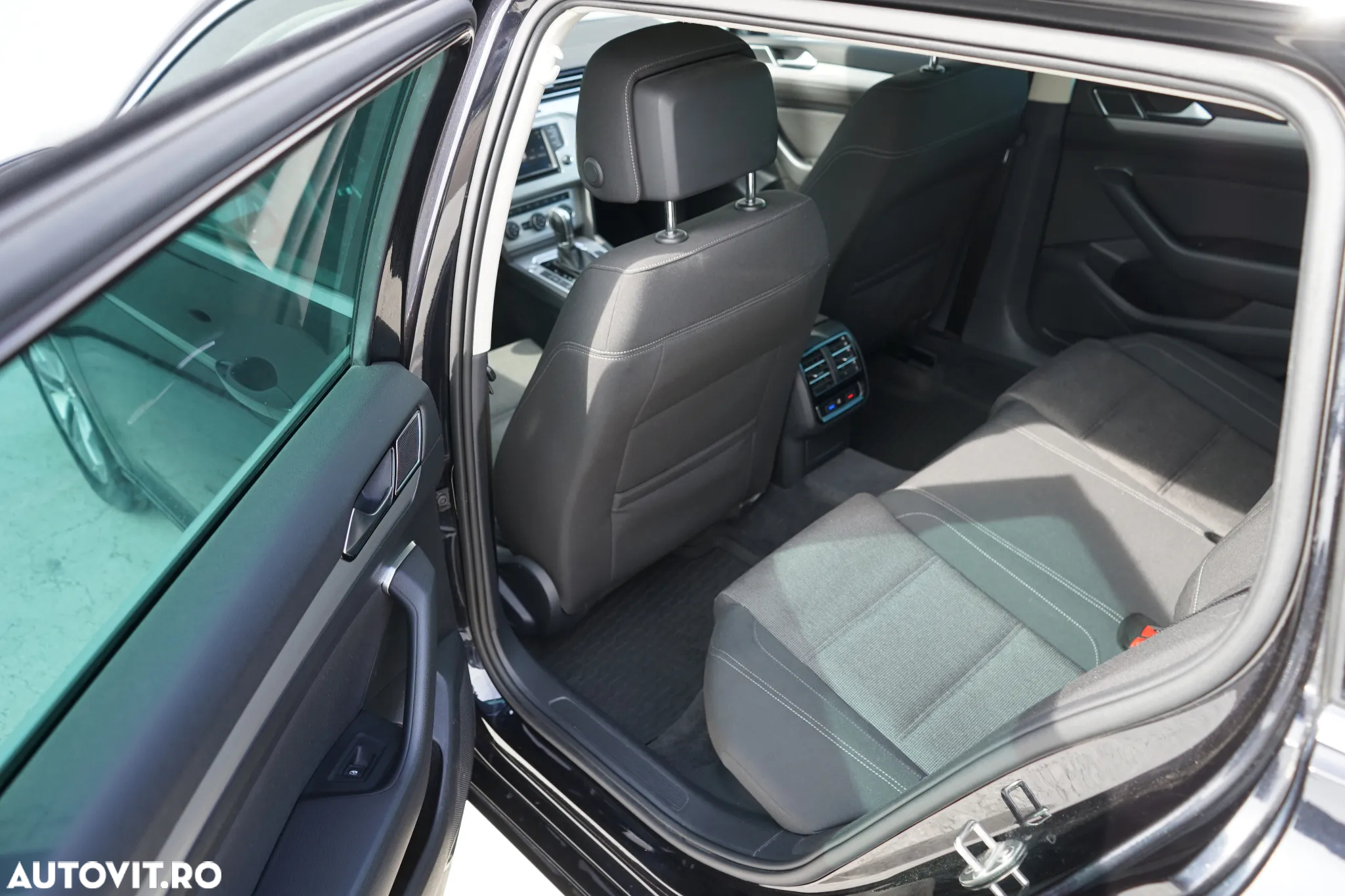 Volkswagen Passat Variant 2.0 TDI DSG Comfortline - 36