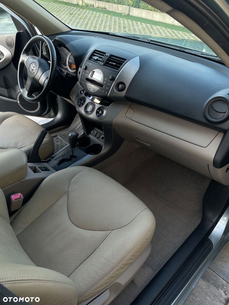 Toyota RAV4 2.0 VVT-i Prestige - 10