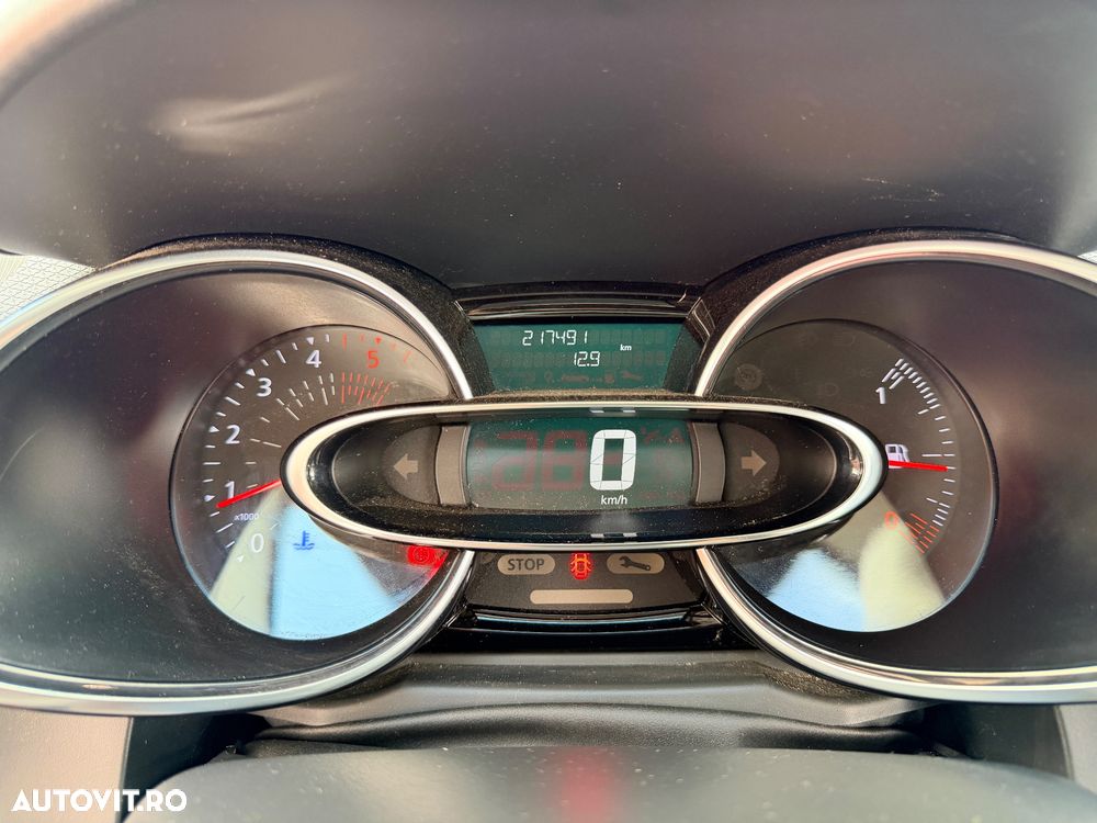 Renault Clio - 23