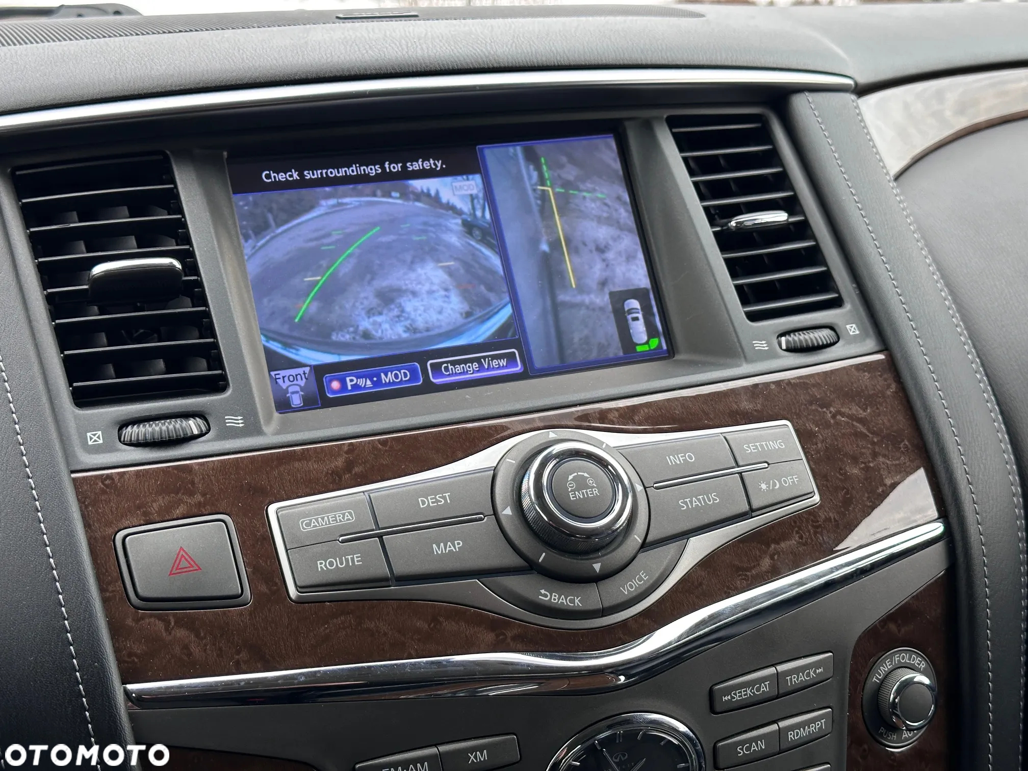 Infiniti QX80 - 23