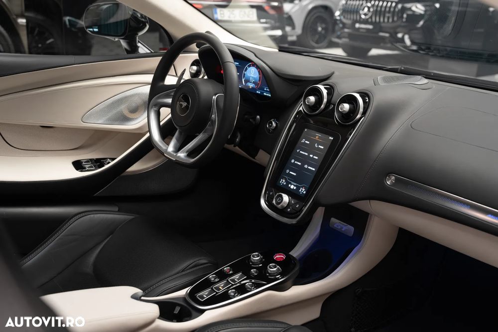 McLaren GT Standard - 34