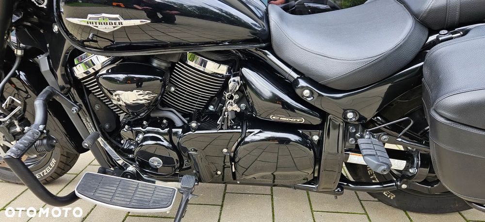 Suzuki Intruder - 7